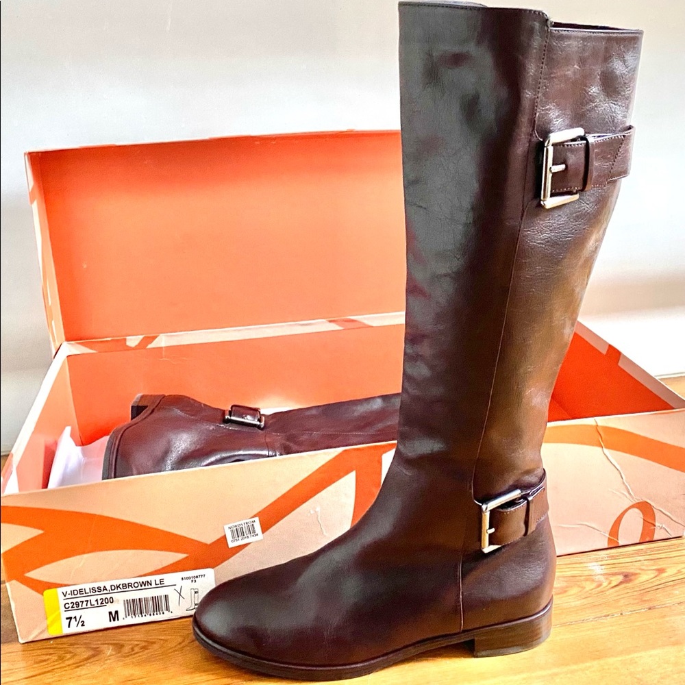 Women’s 7.5 Knee High Leather Boots